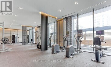 501-2501 Yonge St in Toronto, ON - Building Photo - Building Photo