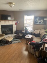 957 Boston Way in Coralville, IA - Building Photo - Building Photo