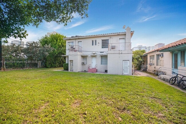 825 Alton Rd in Miami Beach, FL - Building Photo - Building Photo