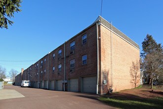 Parkside Manor Apartments in Lansdale, PA - Building Photo - Building Photo