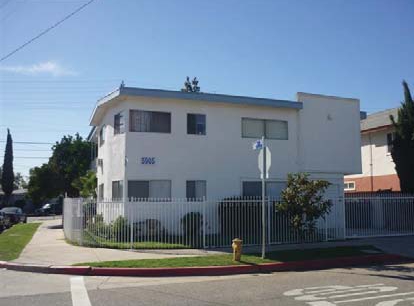 5905 Whitnall Hwy in North Hollywood, CA - Foto de edificio