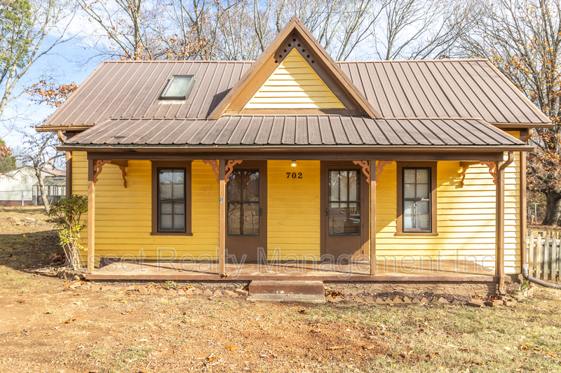 702 Black Oak Ridge Rd in Seymour, TN - Building Photo