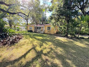 6750 Brighton Pl in Coral Gables, FL - Foto de edificio - Building Photo