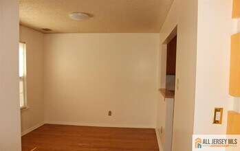 49 Tanglewood Ct in Monmouth Junction, NJ - Building Photo - Building Photo