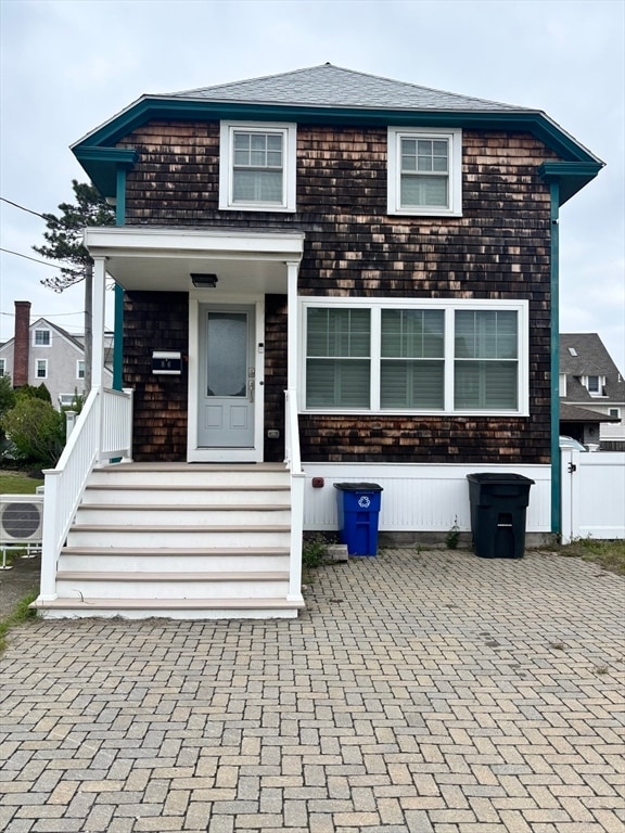 property at 86 Manomet Ave
