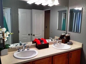 9876 Martin Luther King Junior Boulevard, Unit Townhouse in Denver, CO - Foto de edificio - Building Photo