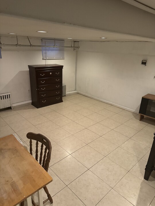 677 Kimball Ave in Yonkers, NY - Building Photo