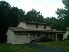 339 Willowbrooke Dr in Brockport, NY - Building Photo