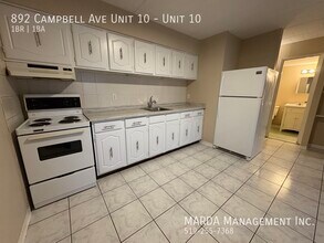 892 Campbell Ave in Windsor, ON - Building Photo - Building Photo