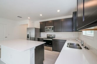 3660 Benham Rise Rd in Spring Hill, FL - Building Photo - Building Photo