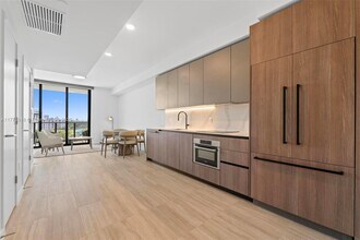 580 72nd St in Miami Beach, FL - Building Photo - Building Photo