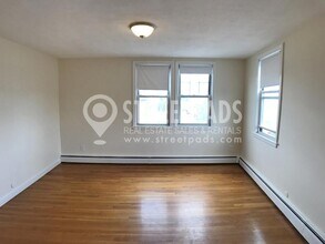 160 N Beacon St in Boston, MA - Building Photo - Building Photo