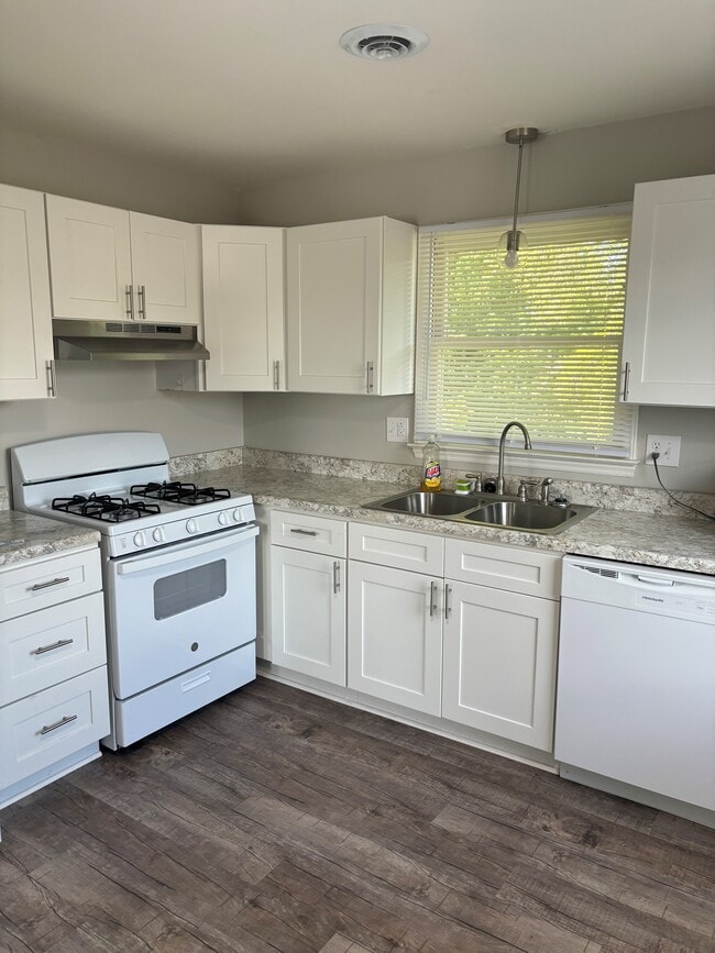 property at 753 Bluff City Hwy