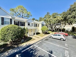 13706 Forest Lake Dr in Largo, FL - Building Photo - Building Photo