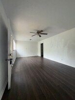 913 W Kern Rd in Killeen, TX - Building Photo