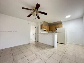 101 NE 41st St in Oakland Park, FL - Building Photo - Building Photo