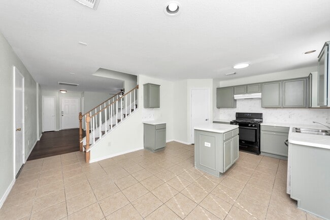 2610 Skyview Shadows Ct