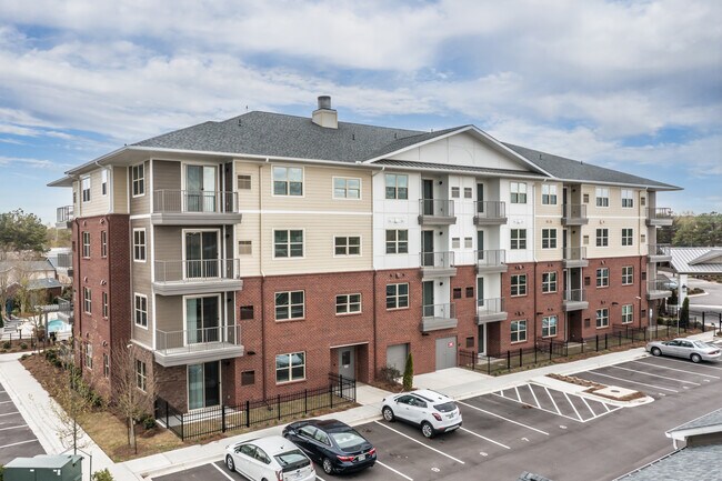 Avenida Watermarq at Germantown 55+ Apartments