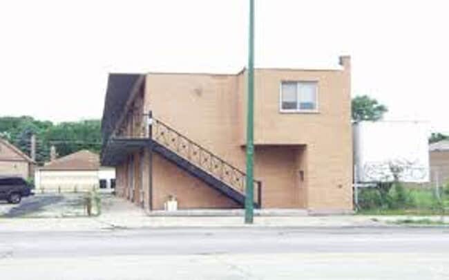 8124 S Western Ave. Chicago IL in Chicago, IL - Building Photo - Building Photo