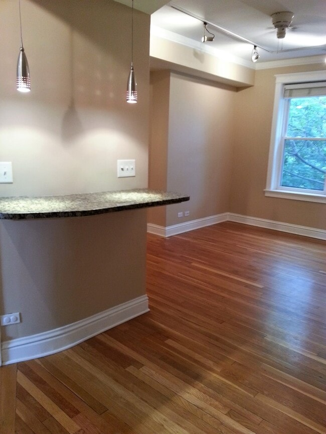 2315 W Eastwood Ave in Chicago, IL - Building Photo - Building Photo