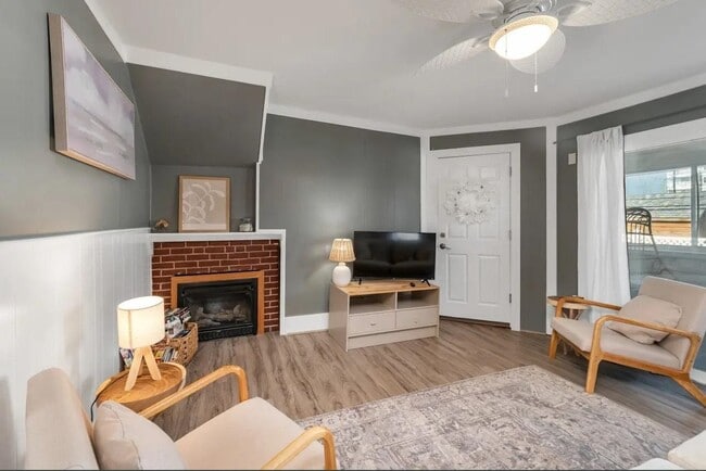 9 Cole St-Unit -1 in Hampton, NH - Building Photo - Building Photo