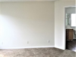 1065 Meadowbrook Ln SW in Concord, NC - Building Photo - Building Photo