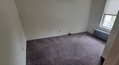 4536 Mitchell St, Unit 2 in Philadelphia, PA - Foto de edificio - Building Photo