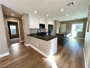 3257 River Glorious Ln in Las Vegas, NV - Building Photo - Building Photo