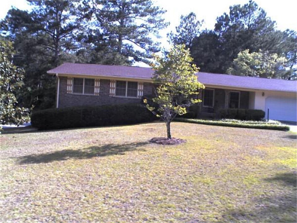 1973 Wood Valley Rd in Macon, GA - Building Photo