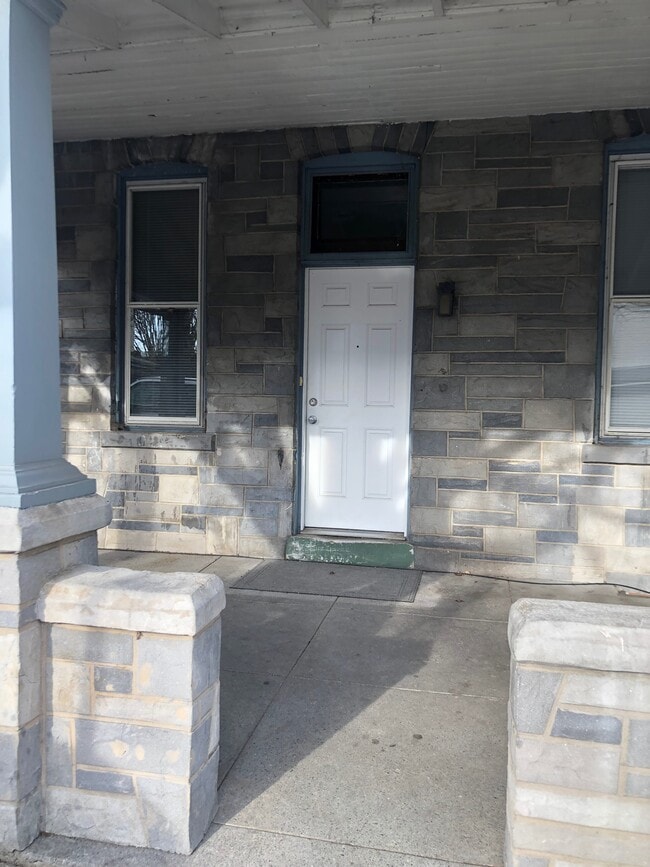 471 Manor St, Unit 3rd floor