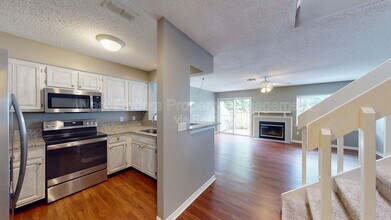 322 Sunrise Cir in Neptune Beach, FL - Building Photo - Building Photo