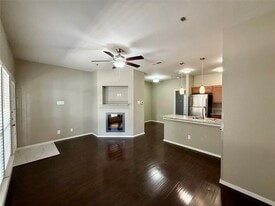 4800 W Lovers Ln in Dallas, TX - Building Photo