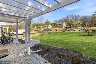 4016 Hirst Dr in Annandale, VA - Building Photo - Building Photo