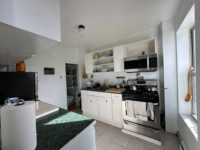 77 Dikeman St in Brooklyn, NY - Foto de edificio - Building Photo