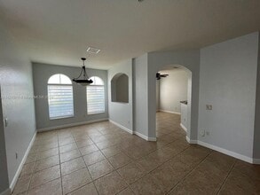 4405 SW 160th Ave, Unit #103 OVERSIZE UNIT in Miramar, FL - Foto de edificio - Building Photo