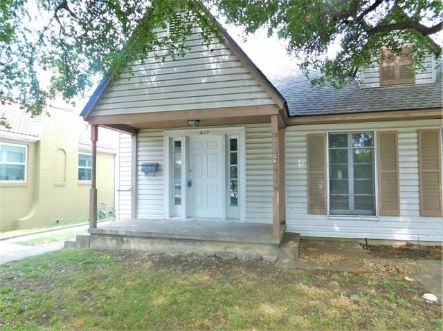 1609 N Locust St in Denton, TX - Building Photo