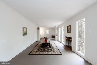 9120 Levelle Dr in Chevy Chase, MD - Foto de edificio - Building Photo