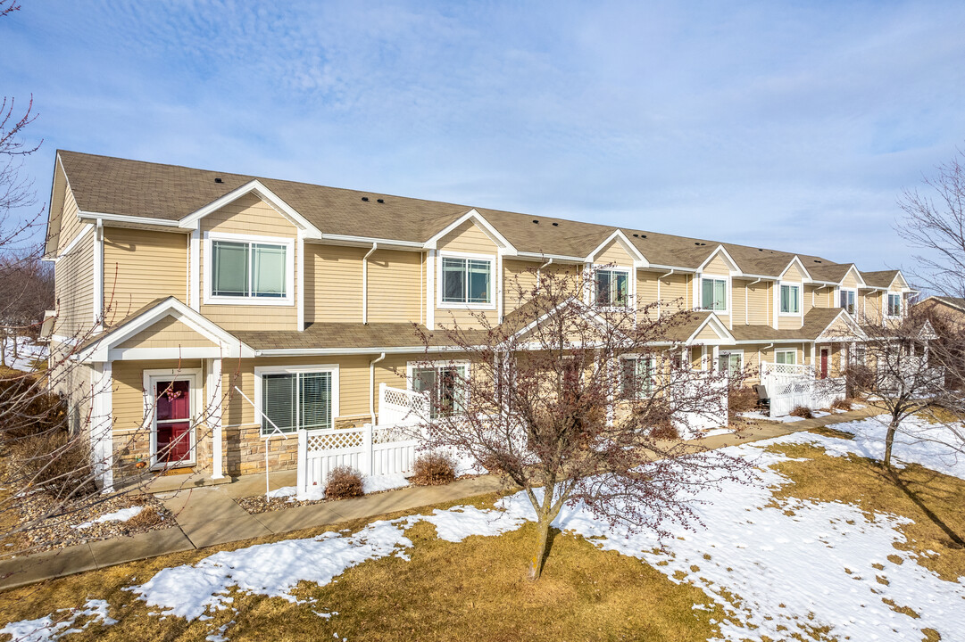 The Arbors at Carman Estates in Des Moines, IA - Foto de edificio