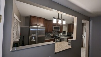 5112 Hollywood Rd in College Park, MD - Building Photo - Building Photo