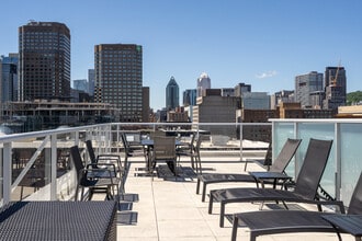 B&C Apartments Ville-Marie in Montréal, QC - Foto de edificio - Building Photo