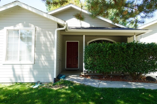 property at 5903 S Snowdrop Pl