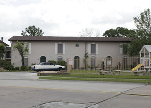 Parkview Village Apartment in Pasadena, TX - Building Photo - Building Photo