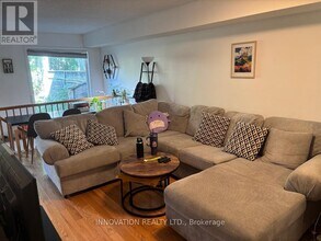 5 Festive Private in Ottawa, ON - Building Photo - Building Photo