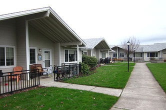 Arends Place I & II in Hood River, OR - Building Photo - Building Photo