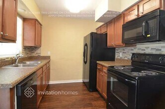 3655 Searobin Dr SE in St. Petersburg, FL - Building Photo - Building Photo