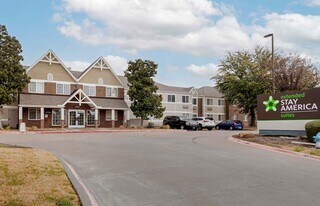 Furnished Studio-Dallas - Plano Parkway in Plano, TX - Building Photo