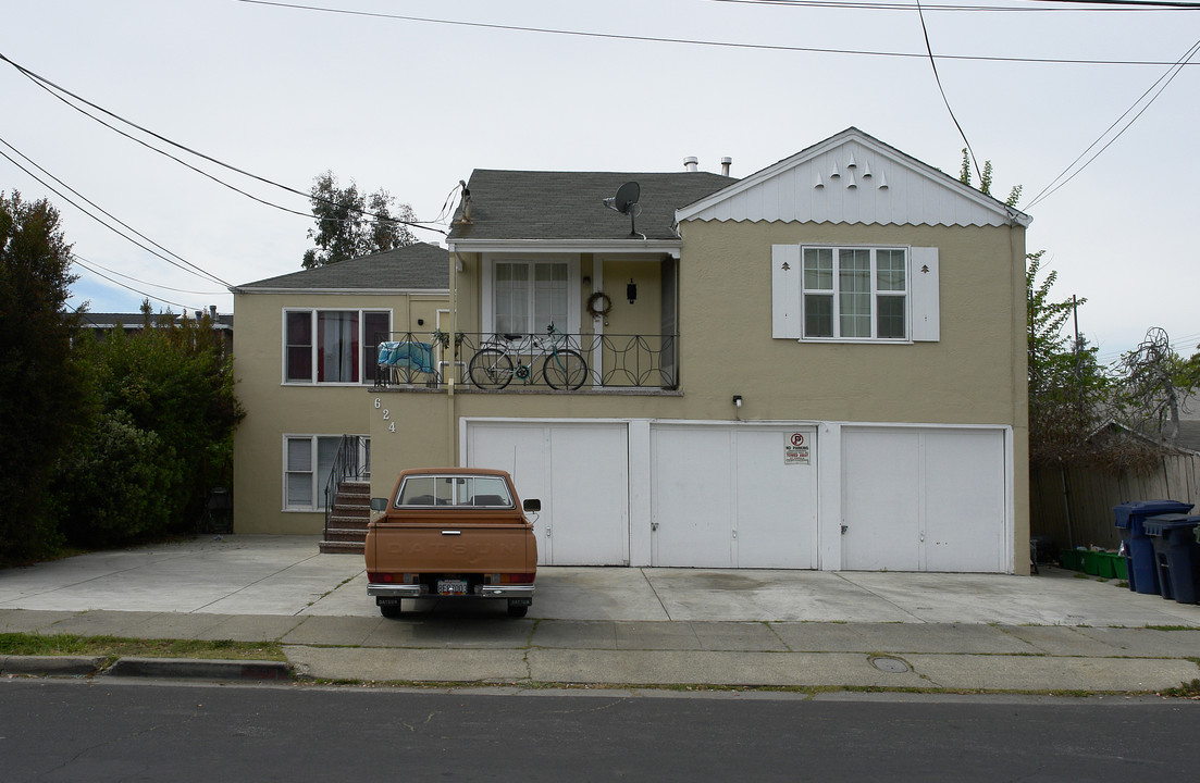 624 Fulton St in Redwood City, CA - Foto de edificio