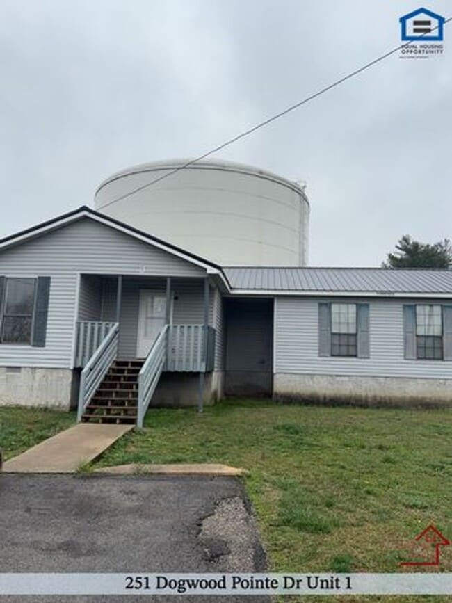 251 Dogwood Pointe Dr, Unit 102 in McMinnville, TN - Foto de edificio - Building Photo