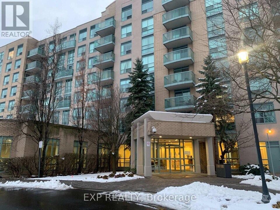 3-203 Ellesmere St in Richmond Hill, ON - Building Photo
