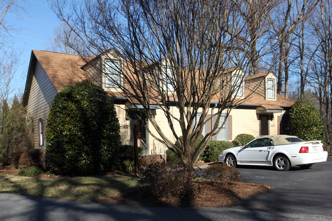 3116 Sedgefield Gate Rd in Greensboro, NC - Building Photo - Building Photo